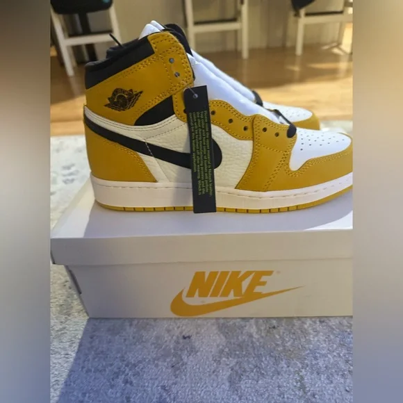 Air Jordan 1 Retro High OG GS “Yellow Ochre” 6.5Y / Women’s 8 – Brand New w/ Box - Picture 8 of 13